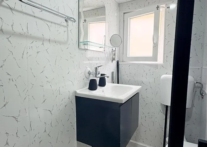 Velonia Guest house *